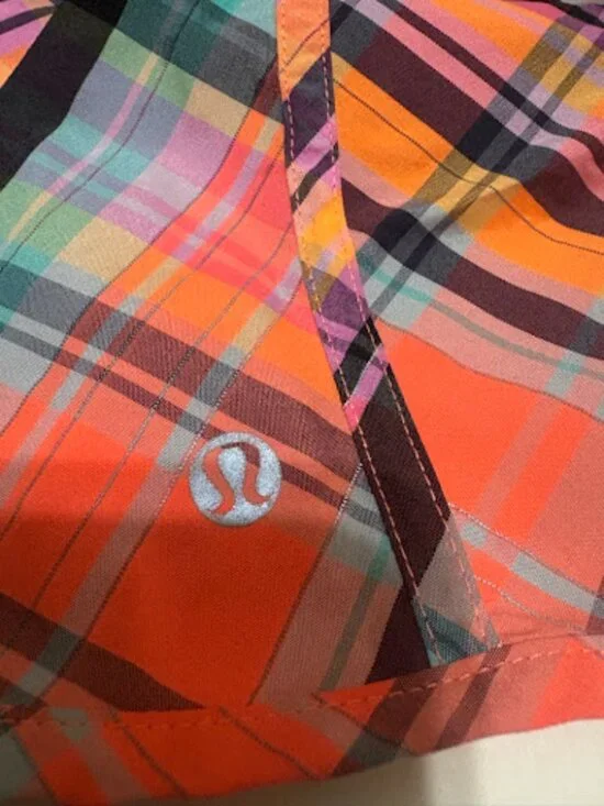 *Lululemon Tracker Short IV 4" | Rare Plaid Print Size: 4 - Picture 3 of 5